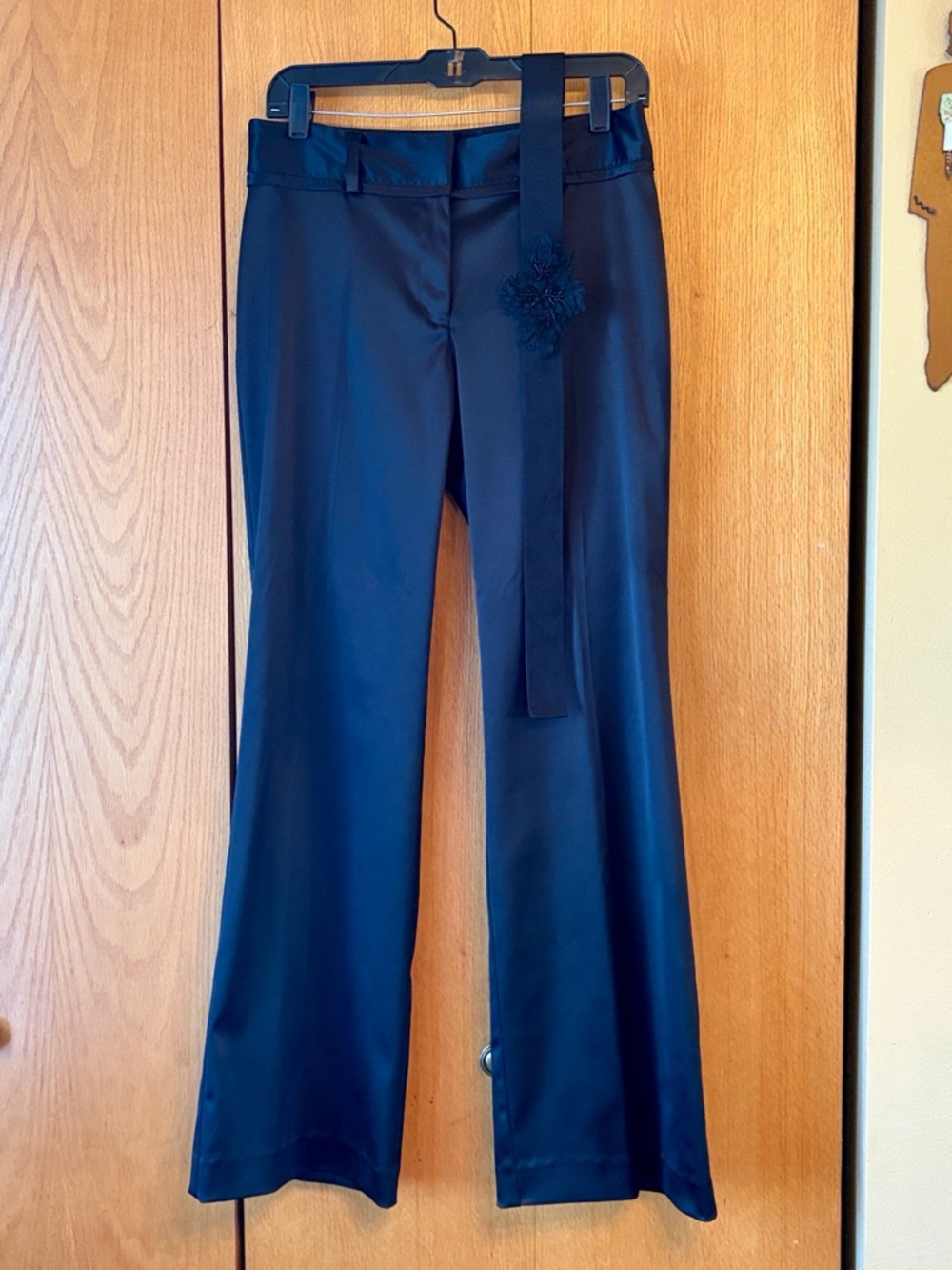 Bandolino VTG Size 6 black satin boot cut pants trousers tab front bead belt EUC